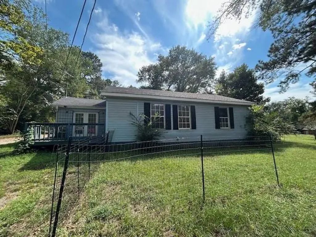 2000 Ark Street, Marshall
