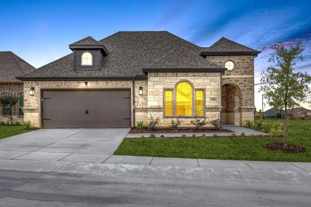 2512 Nueva Way, Mansfield