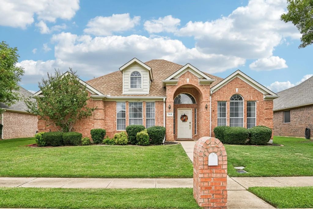 745 Summit Ridge, Lewisville
