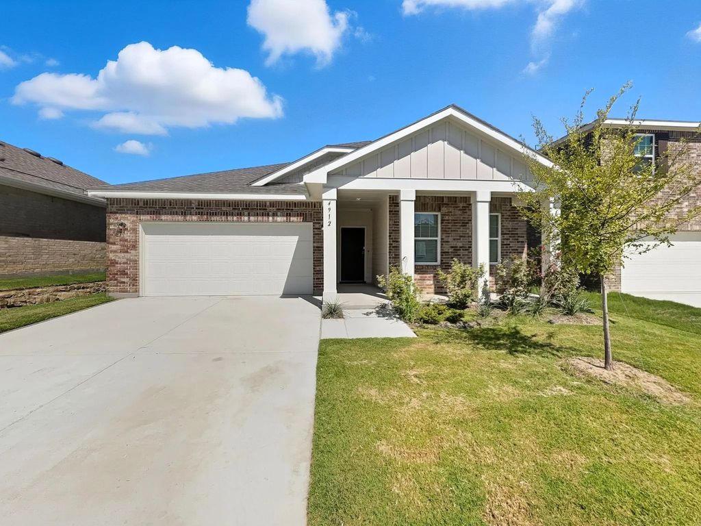 4912 Mccoy Drive, Fort Worth