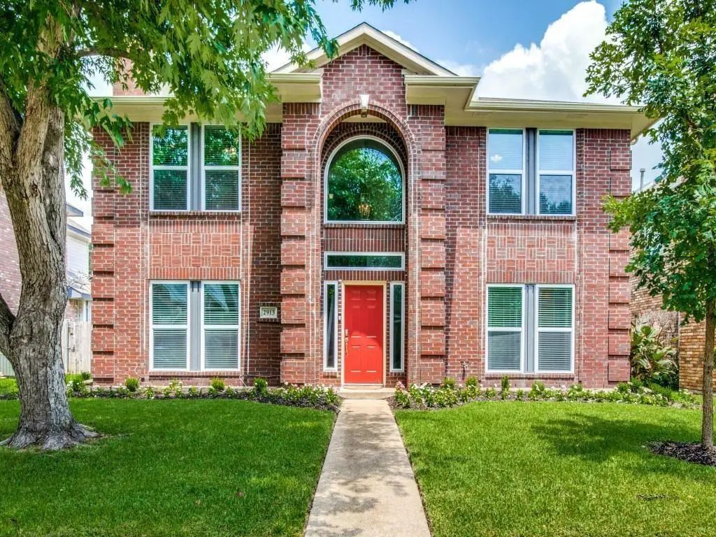 2913 Lois Lane, Rowlett