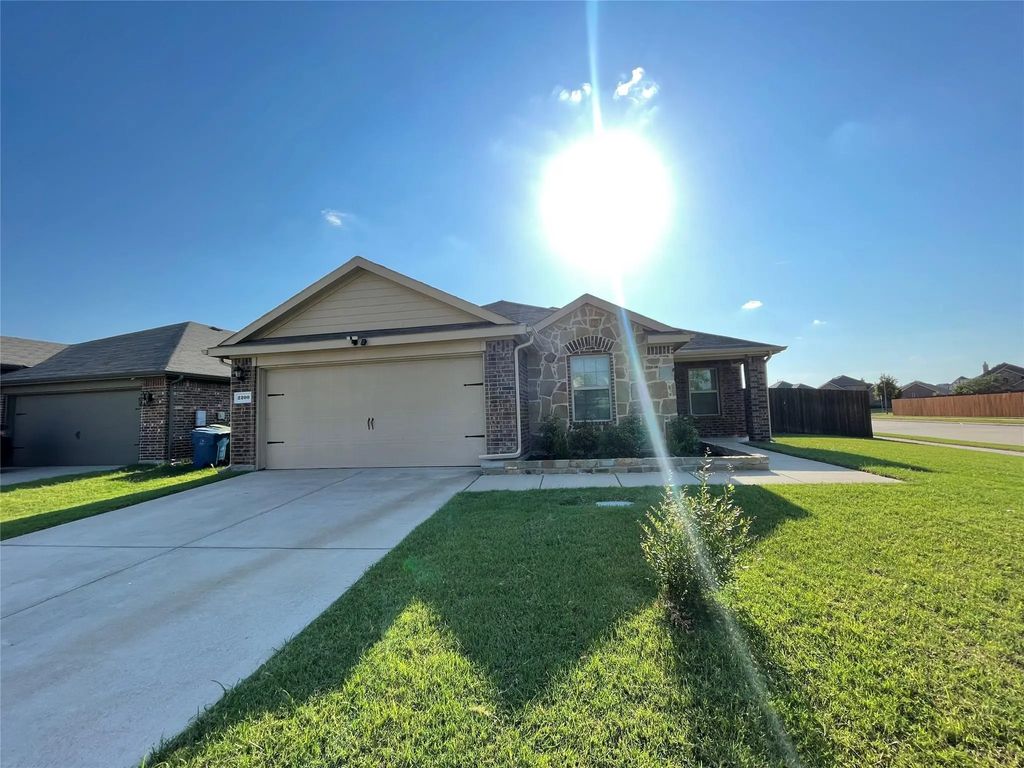 2200 Torch Lake Drive, Forney