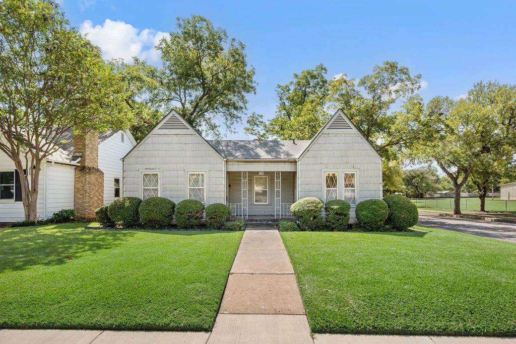 2800 Yucca Avenue, Fort Worth