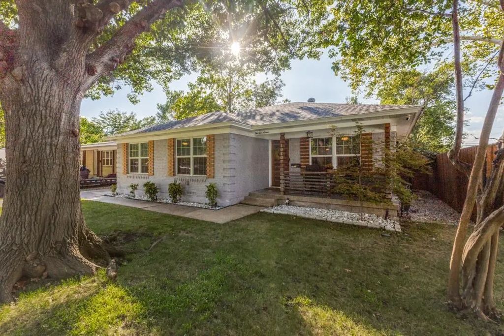 10107 Pinecrest Drive, Dallas