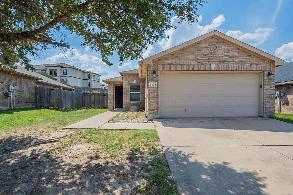 5533 Venera Court, Fort Worth