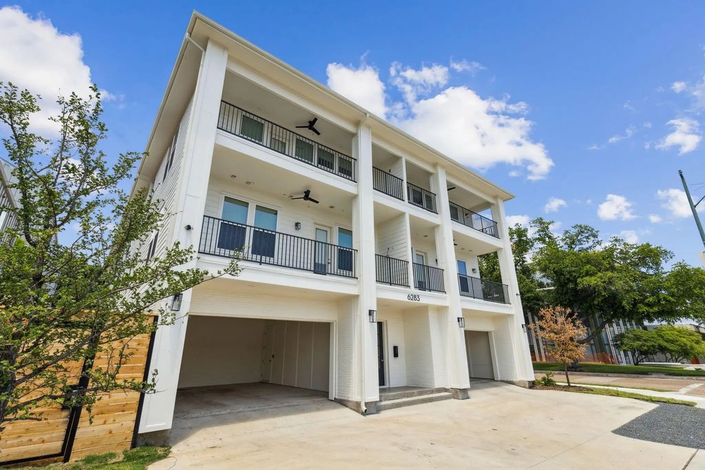 6283 La Vista Drive 305, Dallas