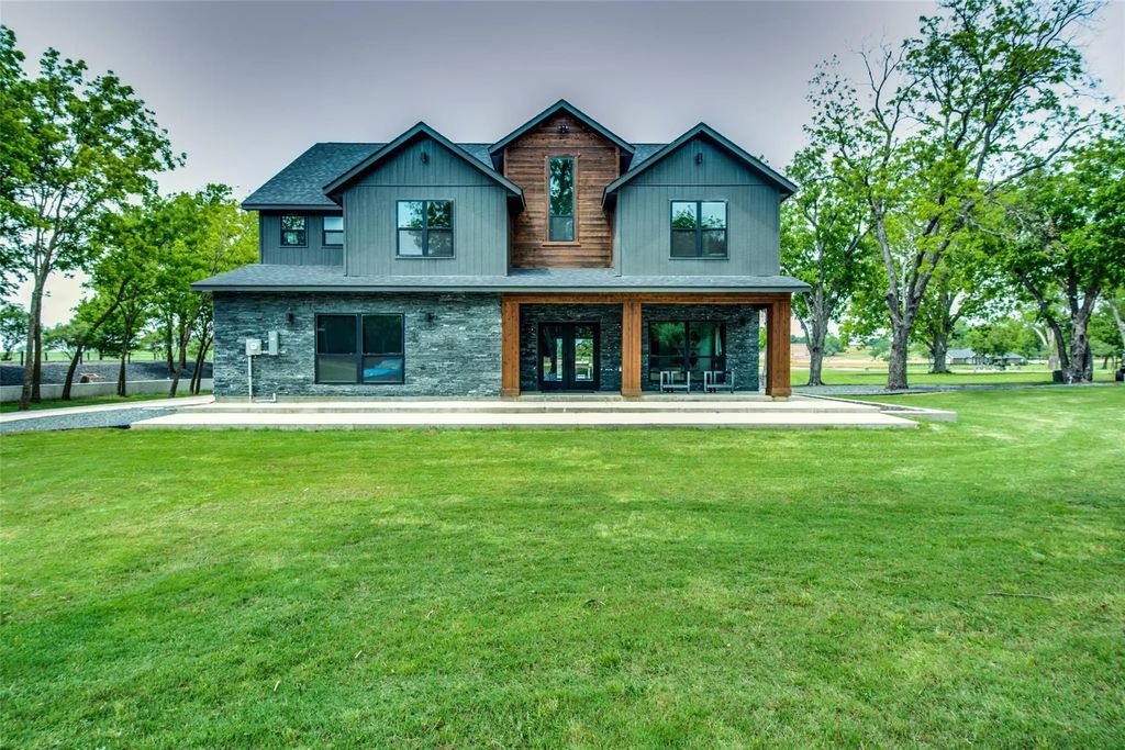 107 Pond Trail, Kemp