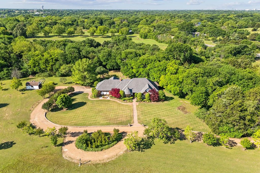 760 N Country Club Road, Fairview