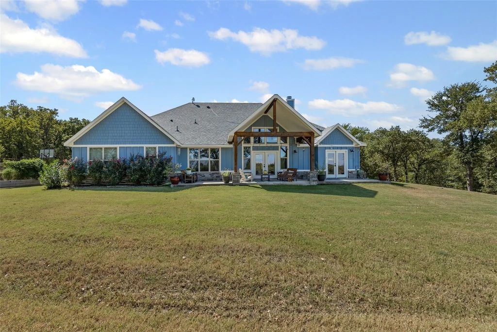 310 Oak Creek Court, Springtown