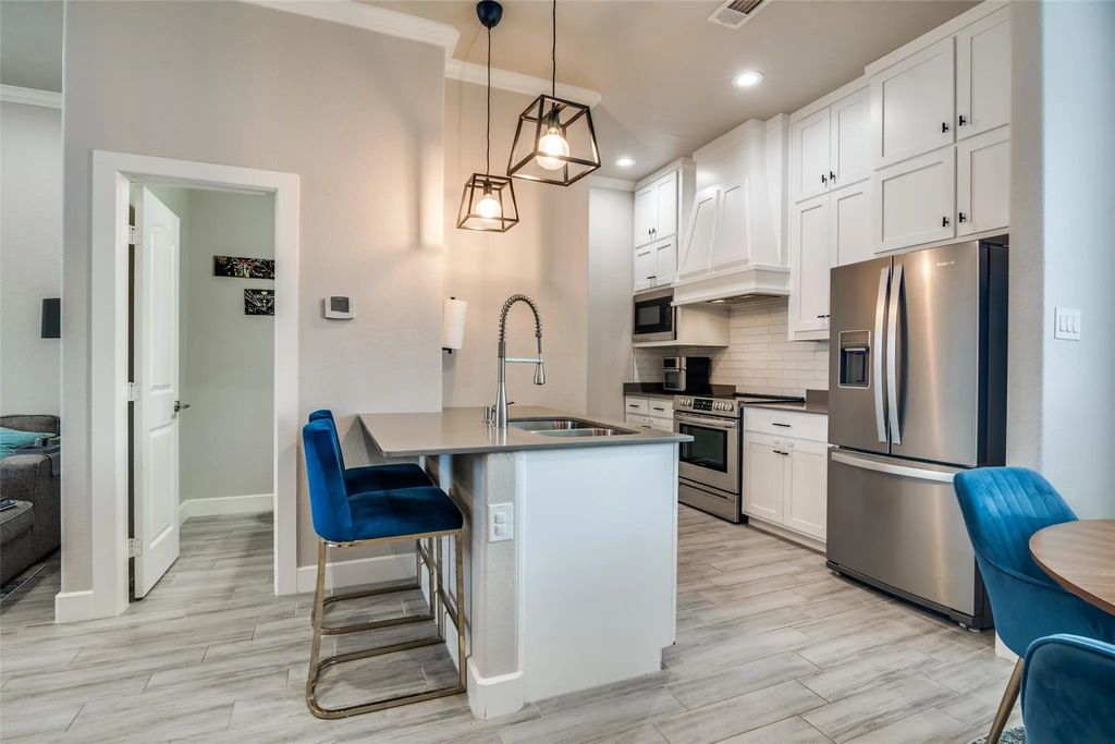 2247 Dorian Place, Dallas