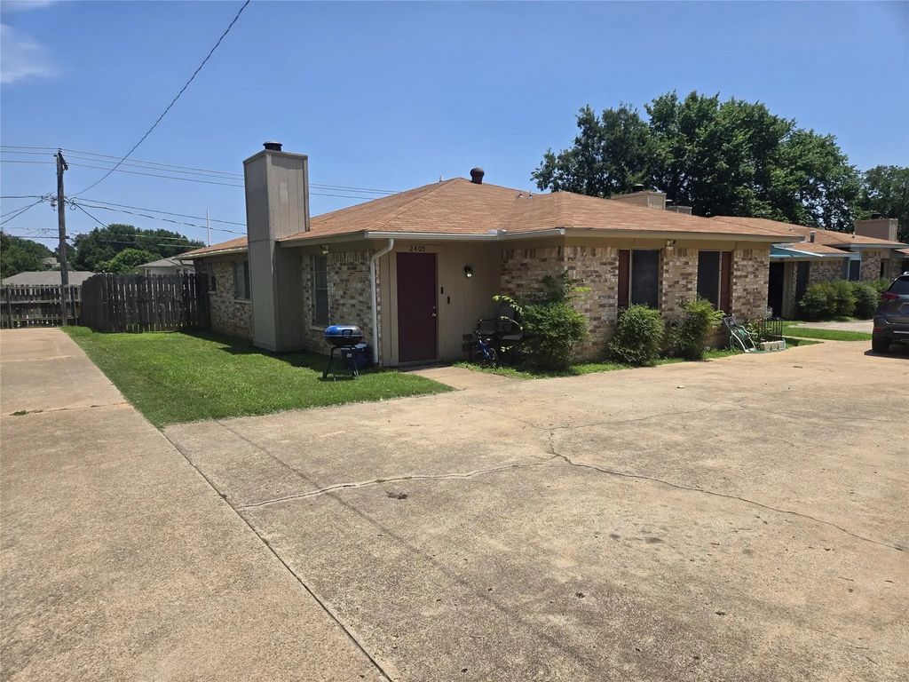2405 Springmont Court, Arlington