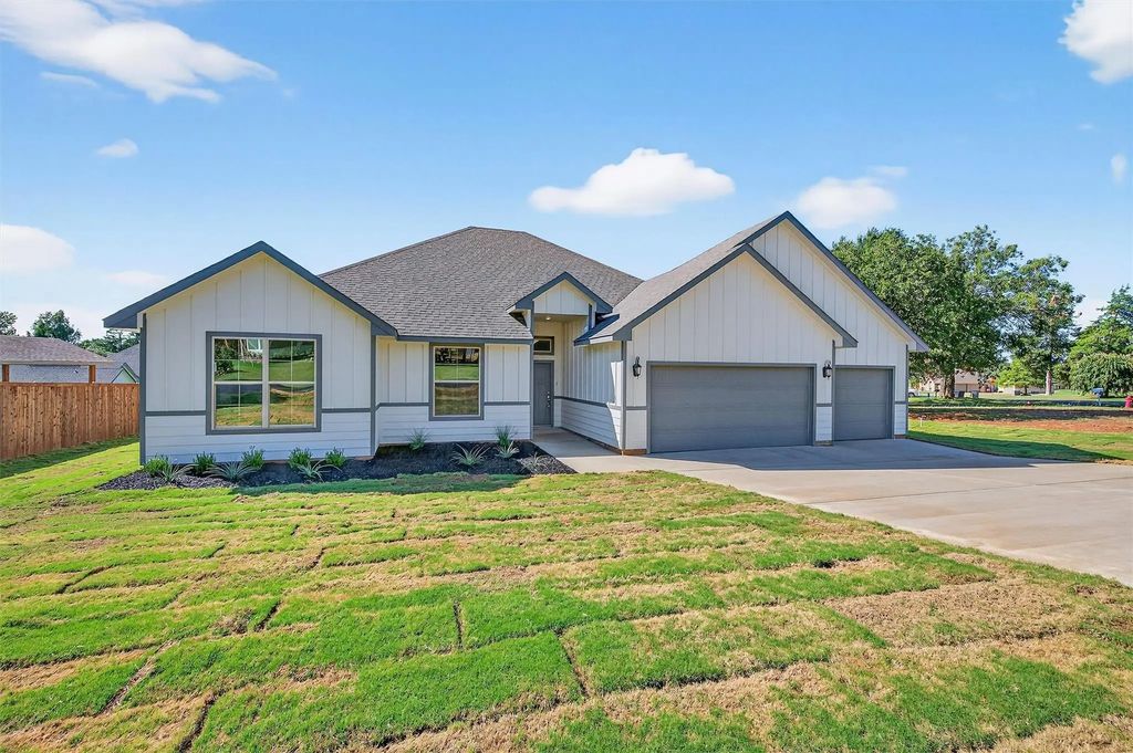 119 Cayuga Trail, Lake Kiowa