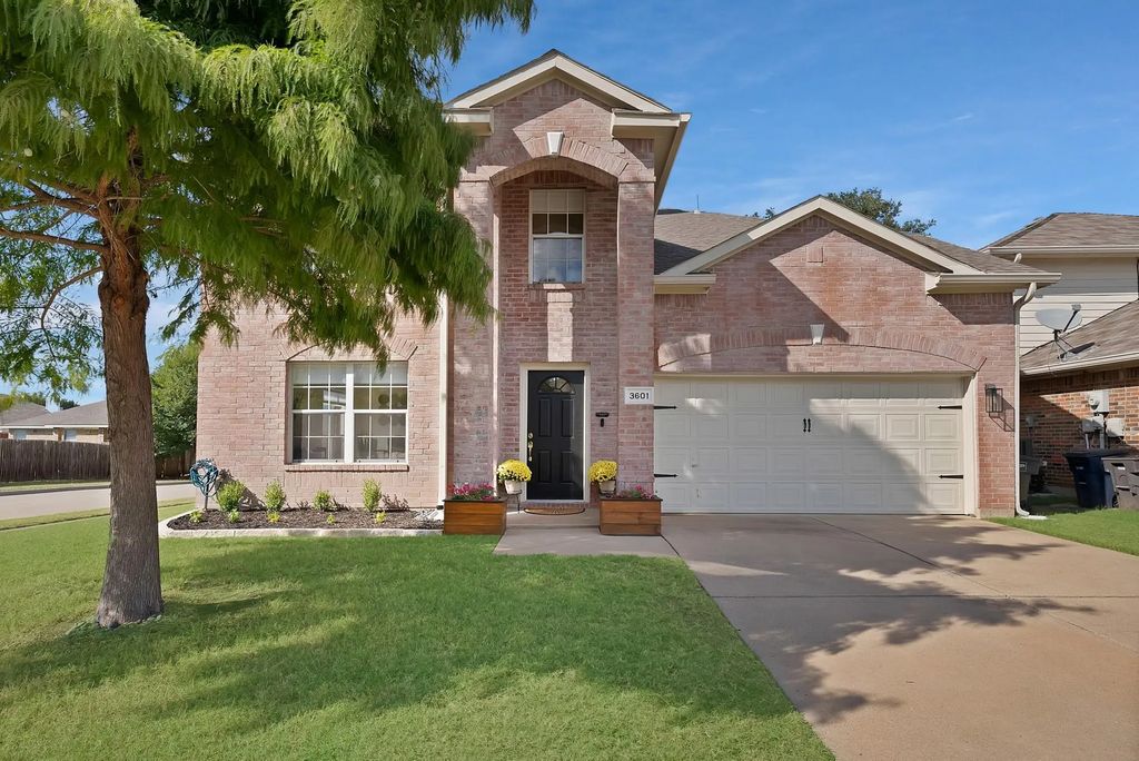 3601 Cripple Creek Trail, Fort Worth
