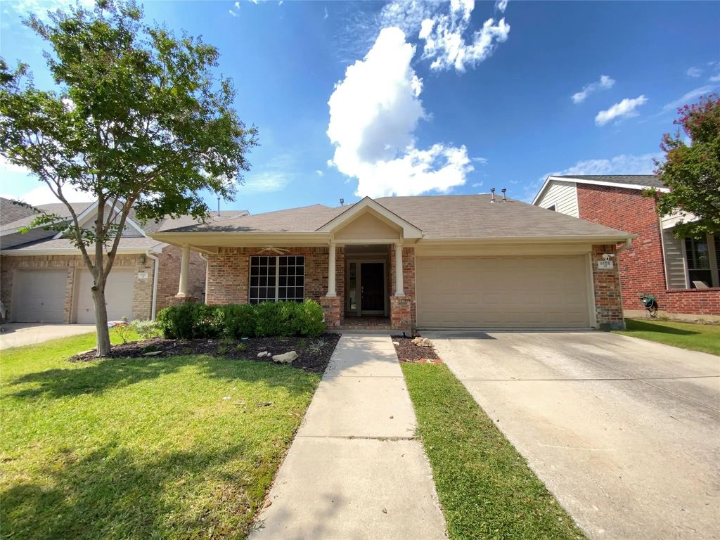 9105 Tidball Drive, Fort Worth