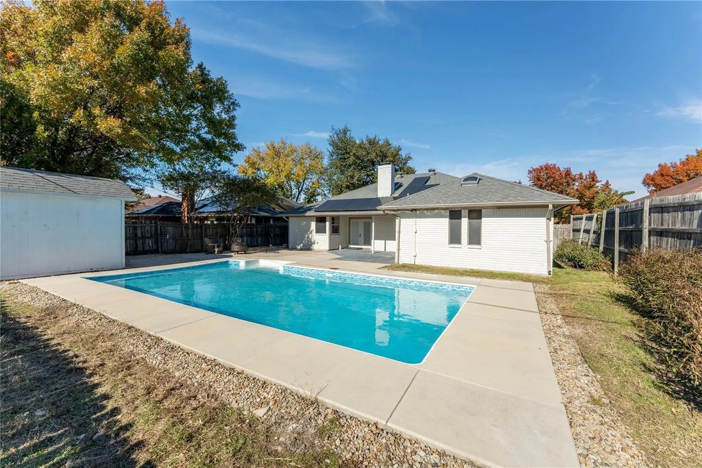 610 Betsy Ross Drive, Arlington
