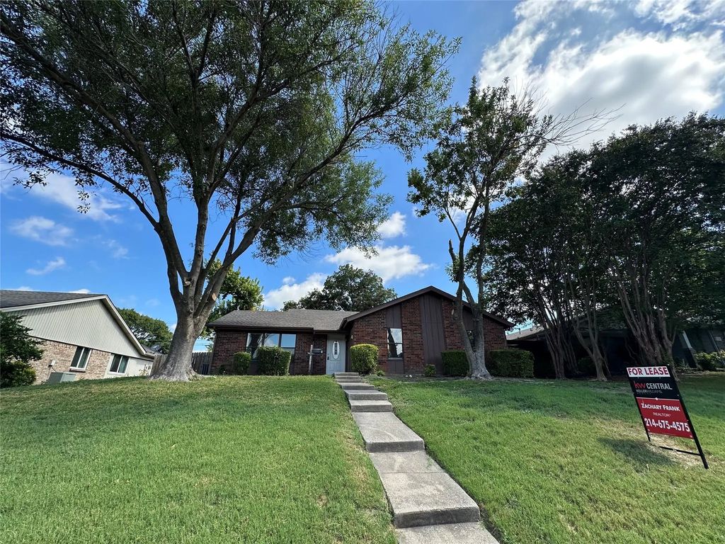 3802 Lancelot Place, Garland