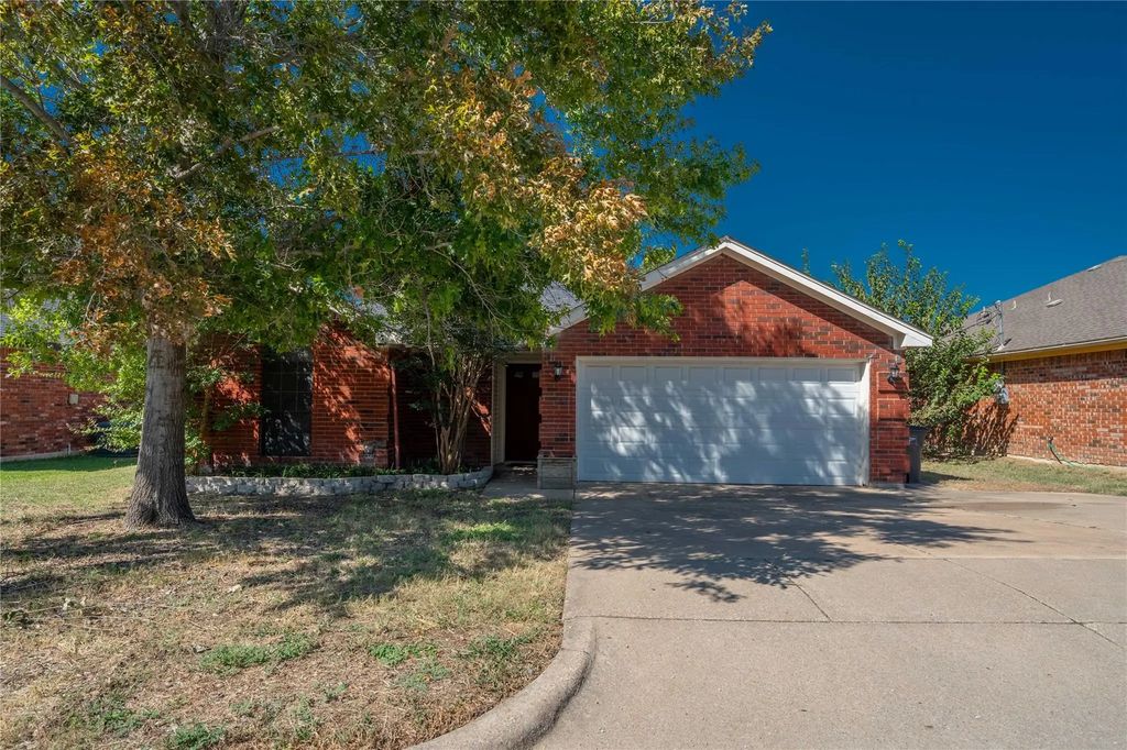 4701 Saint Thomas Place, Fort Worth