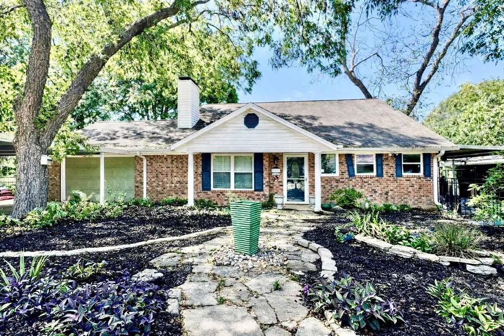 112 N 34th Street, Corsicana