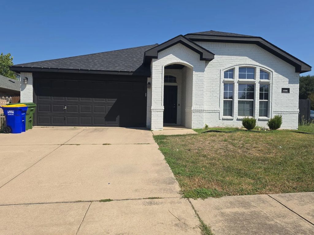 9300 Marilyn Court, White Settlement