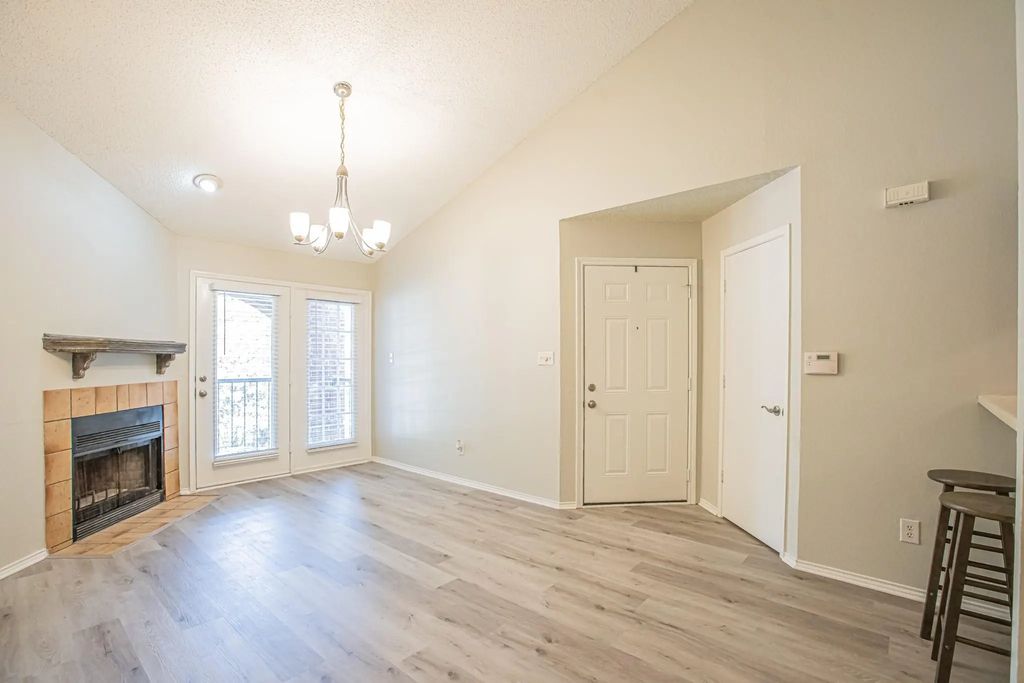 3209 Donnelly Circle 104, Fort Worth