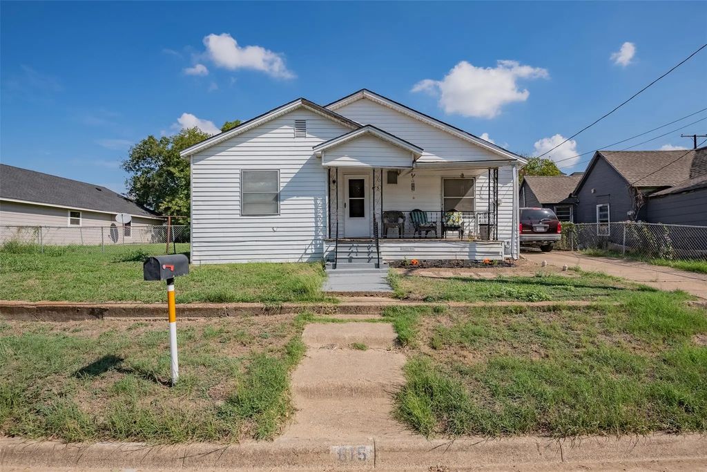615 Dr Martin Luther King Jr Boulevard, Waxahachie