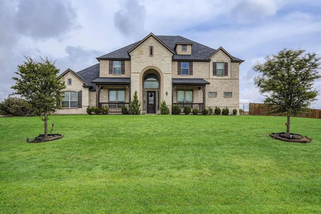 150 Fire Wheel Drive, Waxahachie