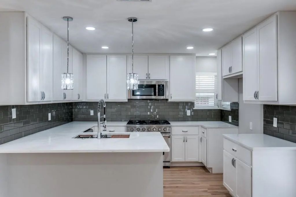 2542 Delmac Drive, Dallas