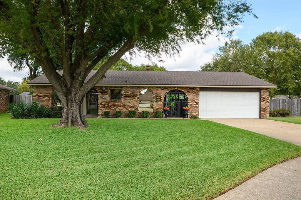 1417 Akron Drive, Bossier City