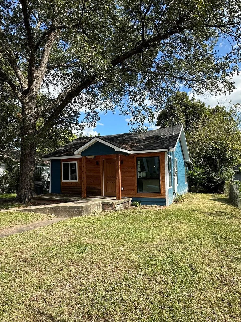 2506 Southland Street, Dallas