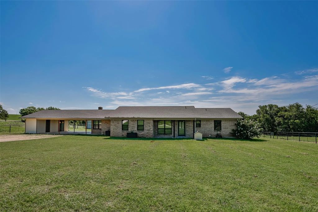 3043 Fm 1815, Nocona