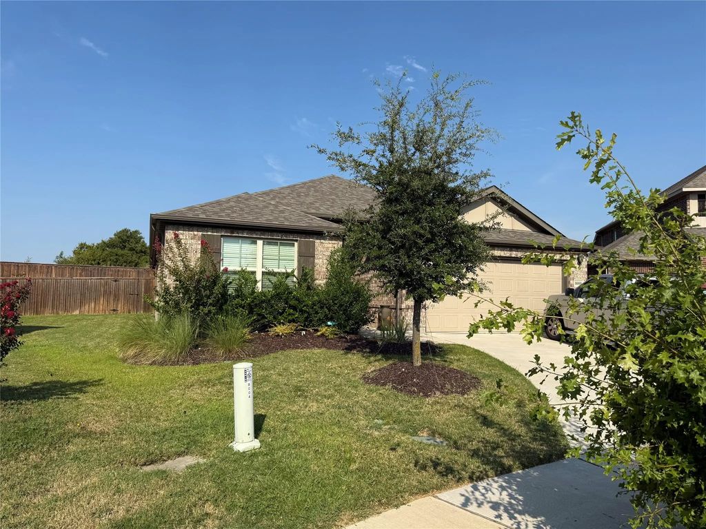 8000 Larch Lane, Fort Worth