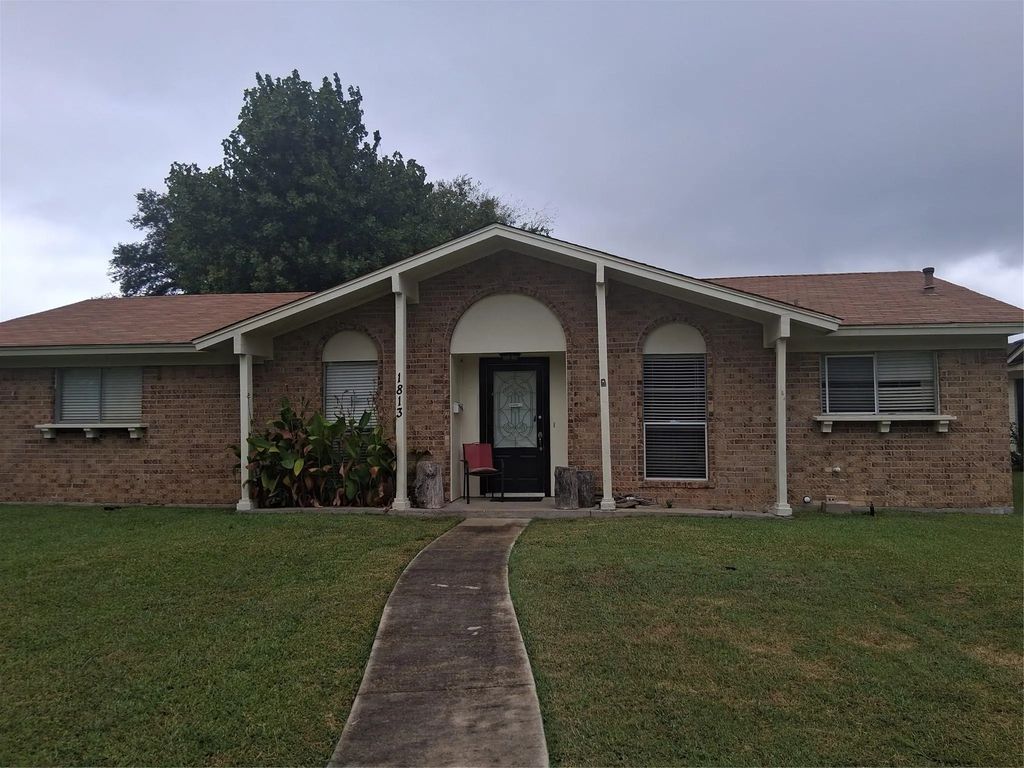 1813 Mission Drive, Garland