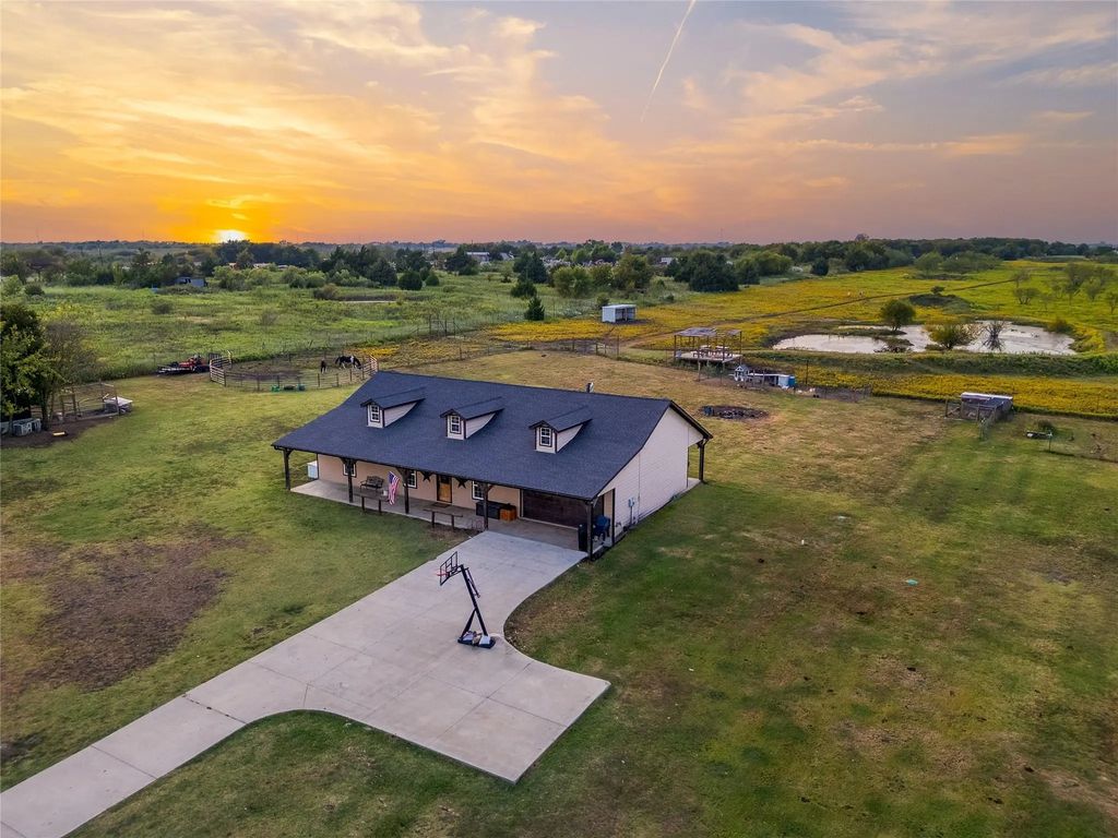 8596 Ne County Road 1040, Rice