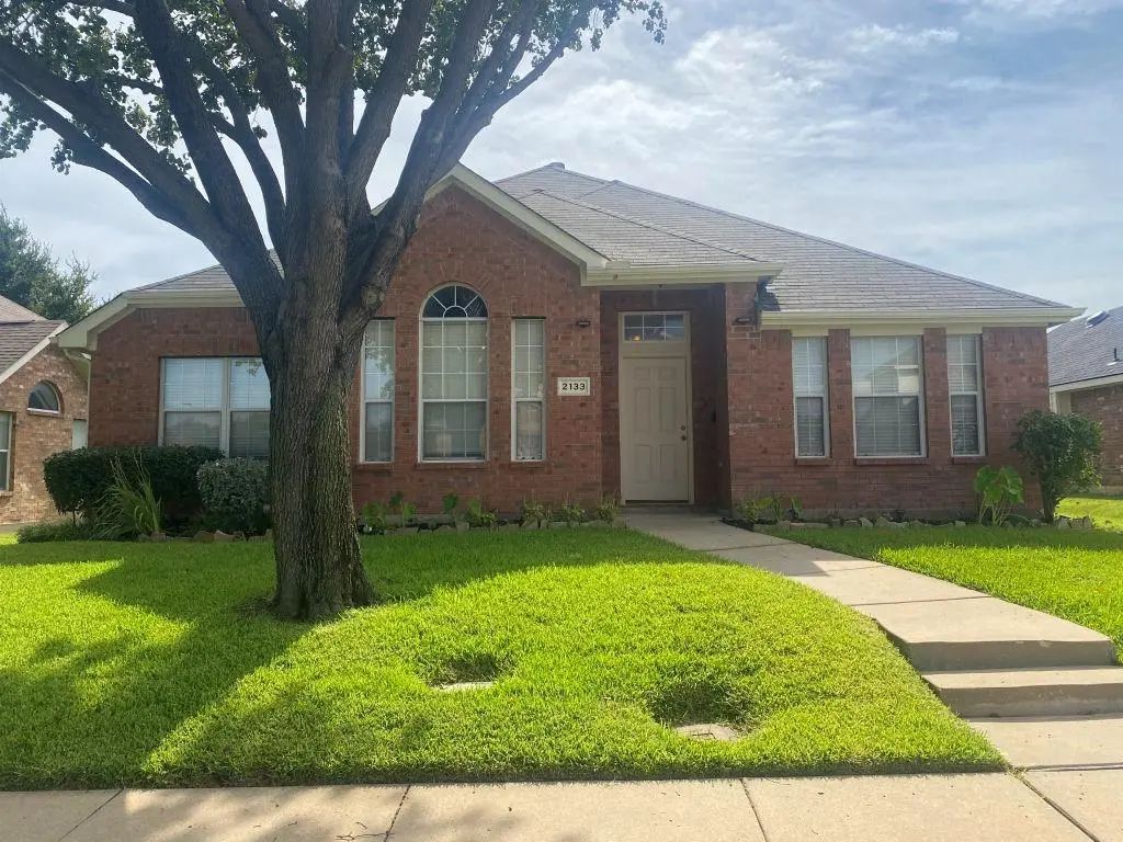 2133 Wallbrook Drive, Lewisville