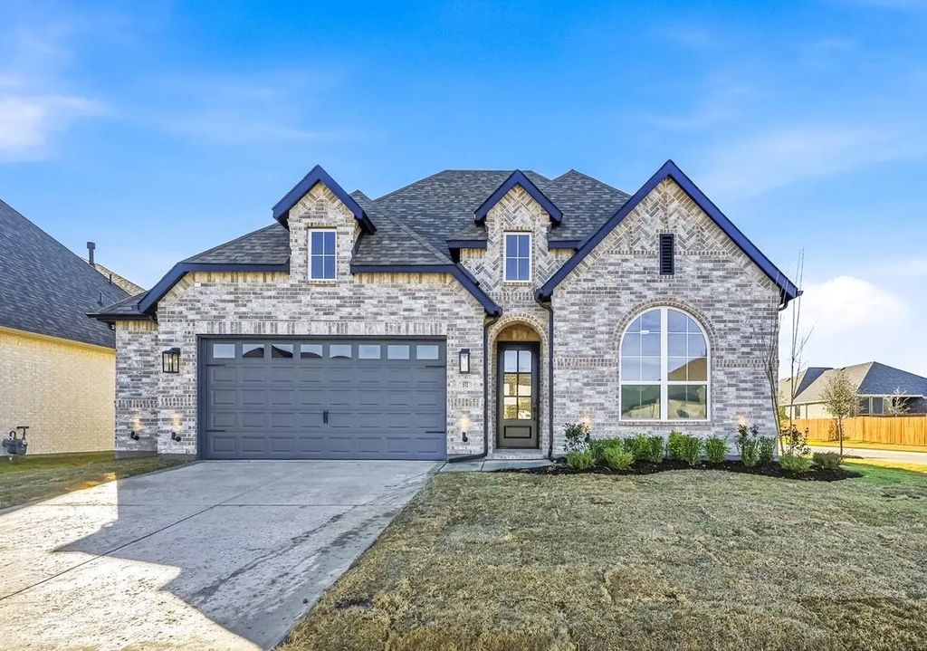 572 Moonrise Street, Waxahachie