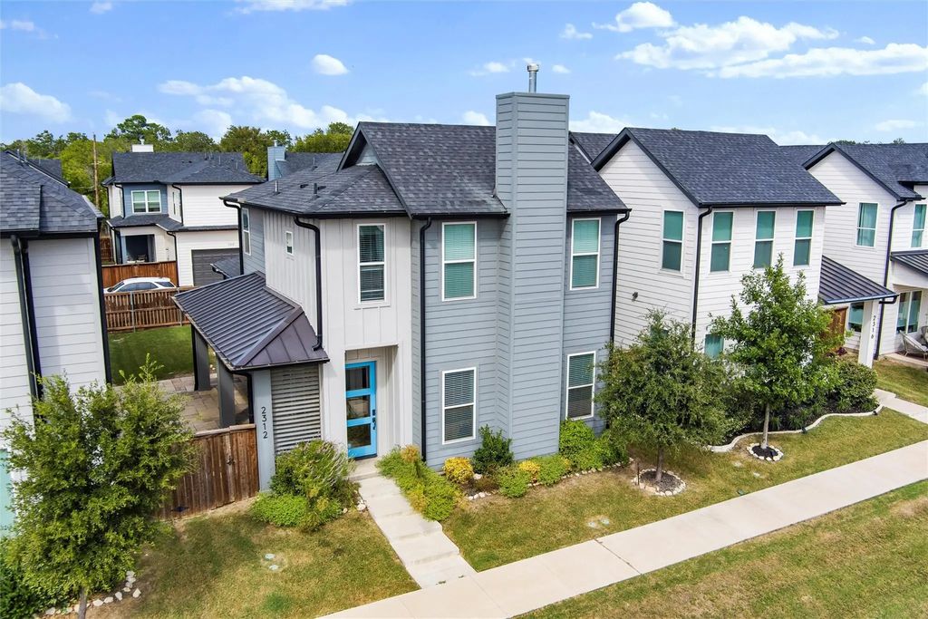2312 Scenic Bluff Drive, Fort Worth