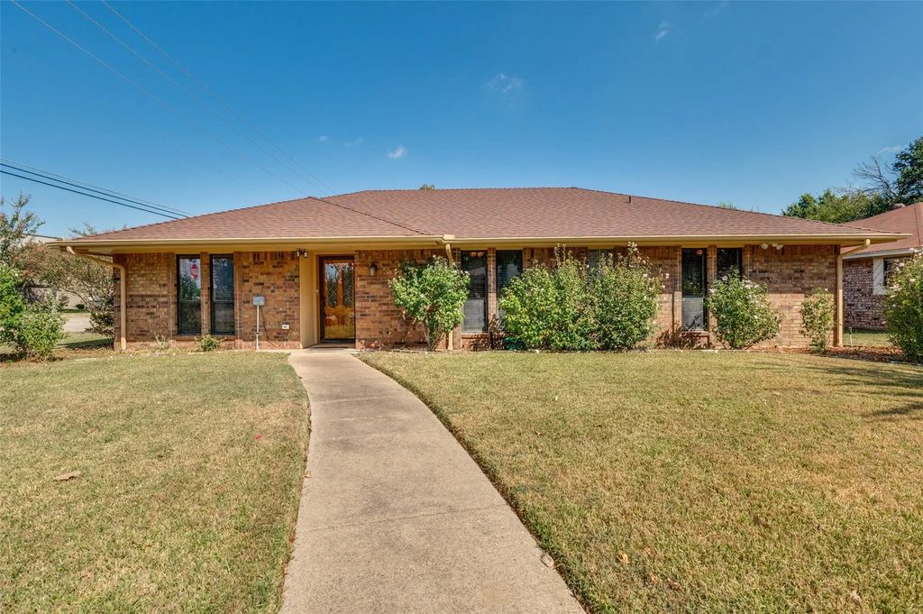 103 Meadowcreek Drive, Duncanville