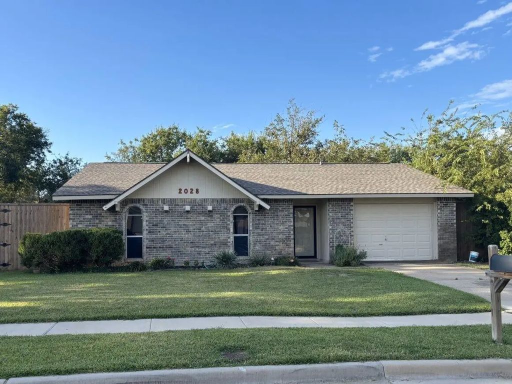 2028 Victoria Road, Carrollton
