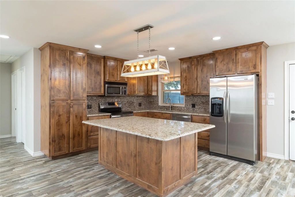 1417 Cottondale Road, Springtown