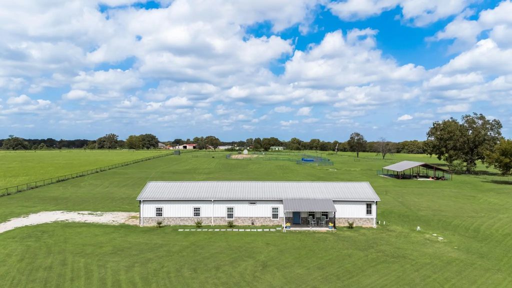 550 Rs County Road 2370, Alba