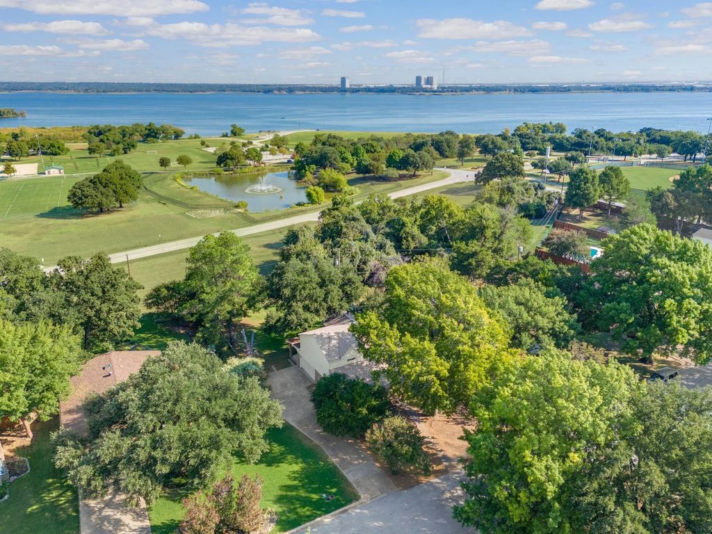 914 Hummingbird Trail, Grapevine
