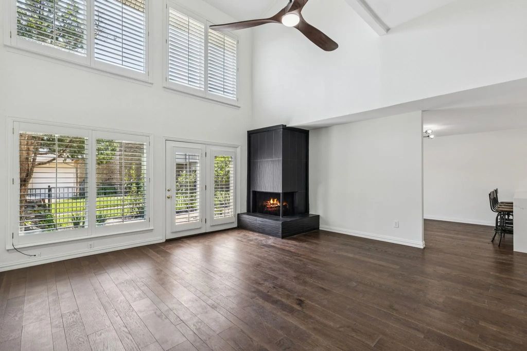 2912 Woodcroft, Carrollton