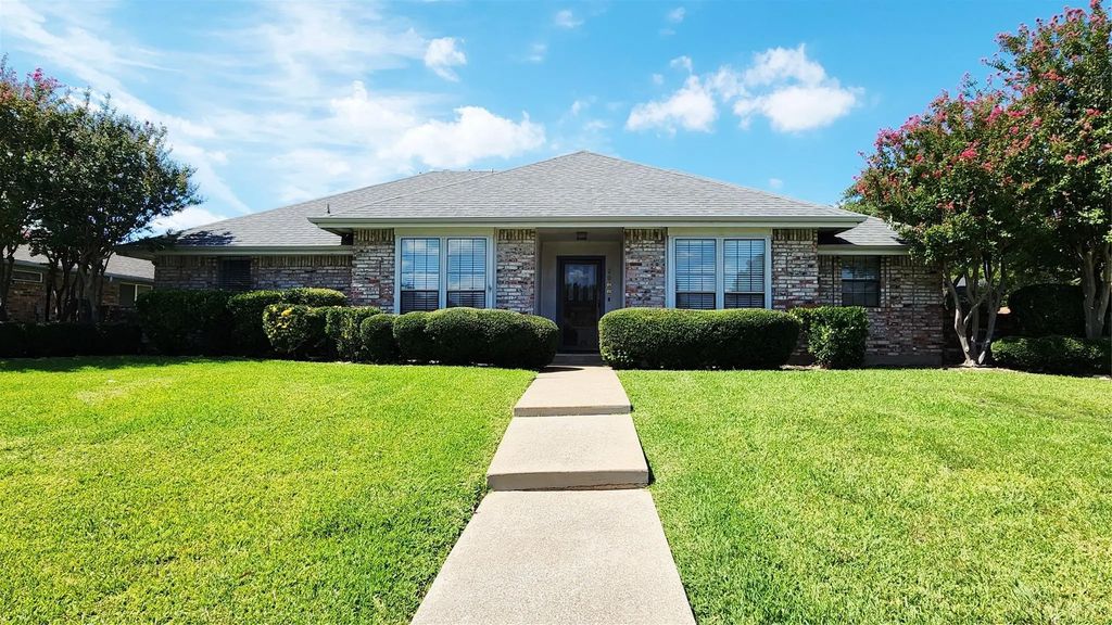 1900 Robin Meadow Drive, Carrollton