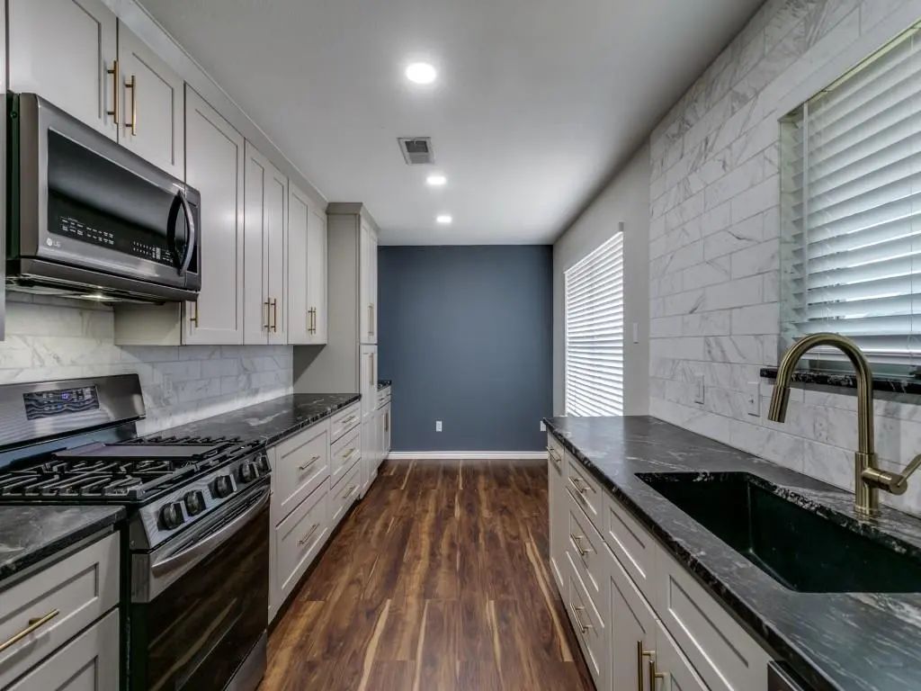 1400 Signet Drive, Euless