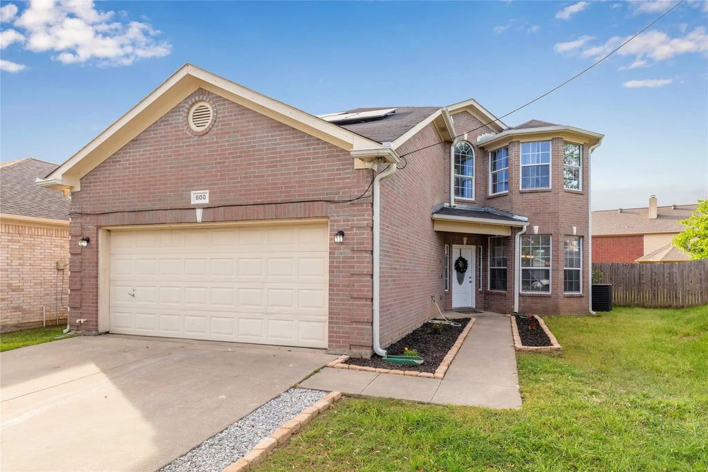 800 E Alexander Lane, Euless