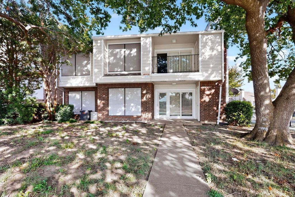 5718 Marvin Loving Drive 117, Garland