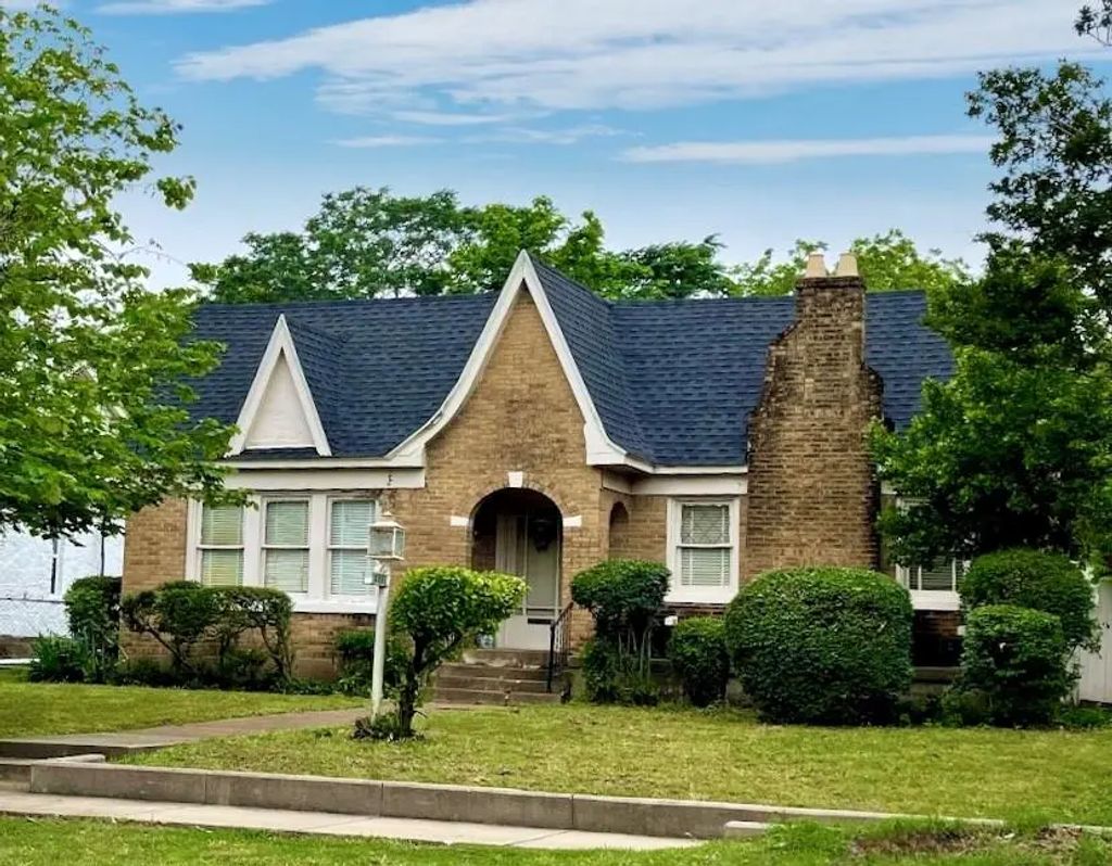 827 Westmount Avenue, Dallas