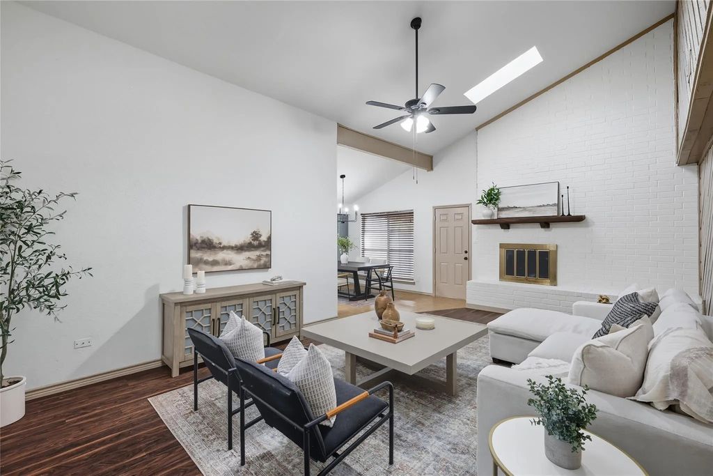 833 Barkridge Trail, Burleson