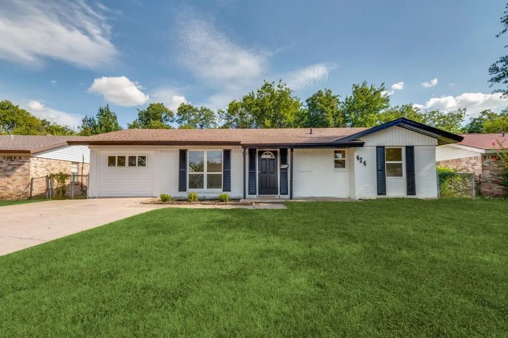 424 Stonewall Drive, Euless