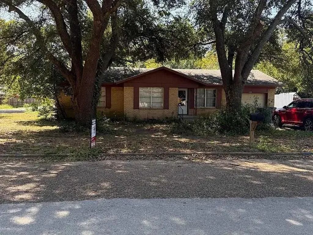 200 Scenic Loop, Hawkins